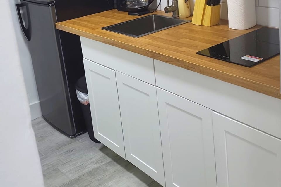 Fully equipped kitchen with all the necessities that will make you feel at home.