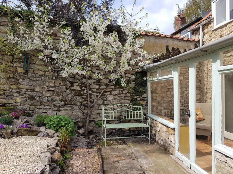 Enclosed garden