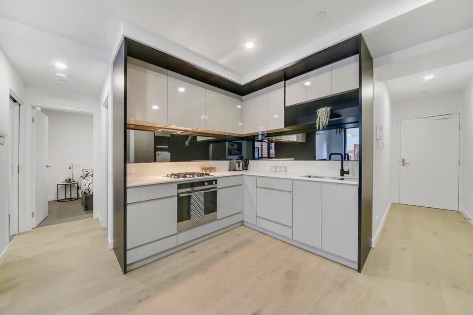 An equipped kitchen.