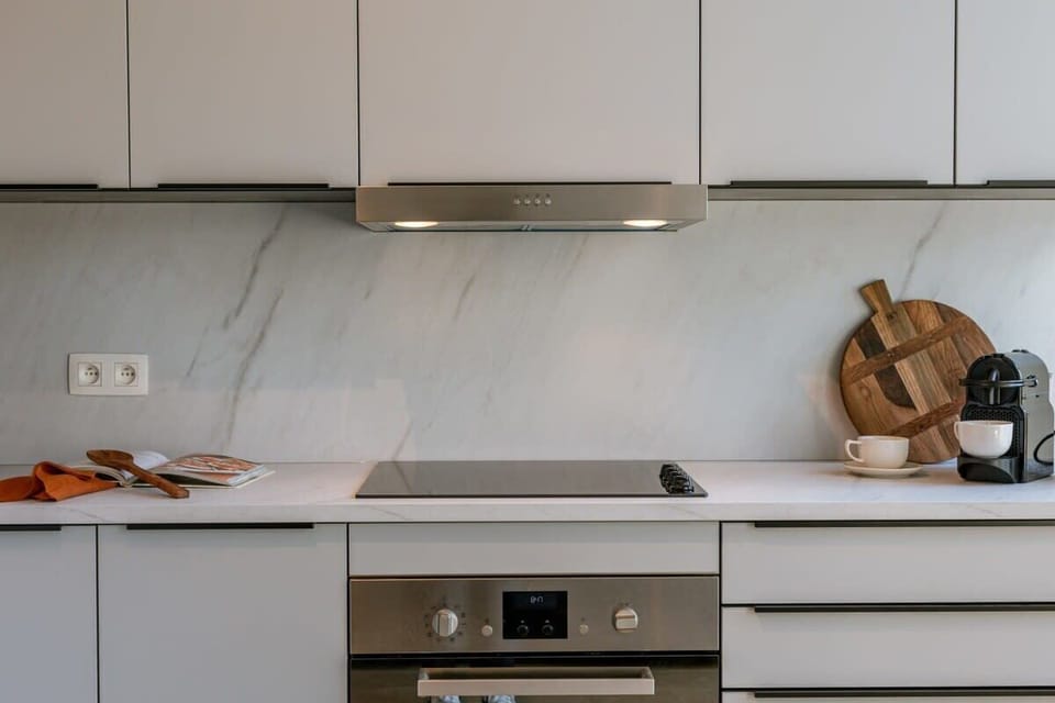 Modern and fully equipped kitchen