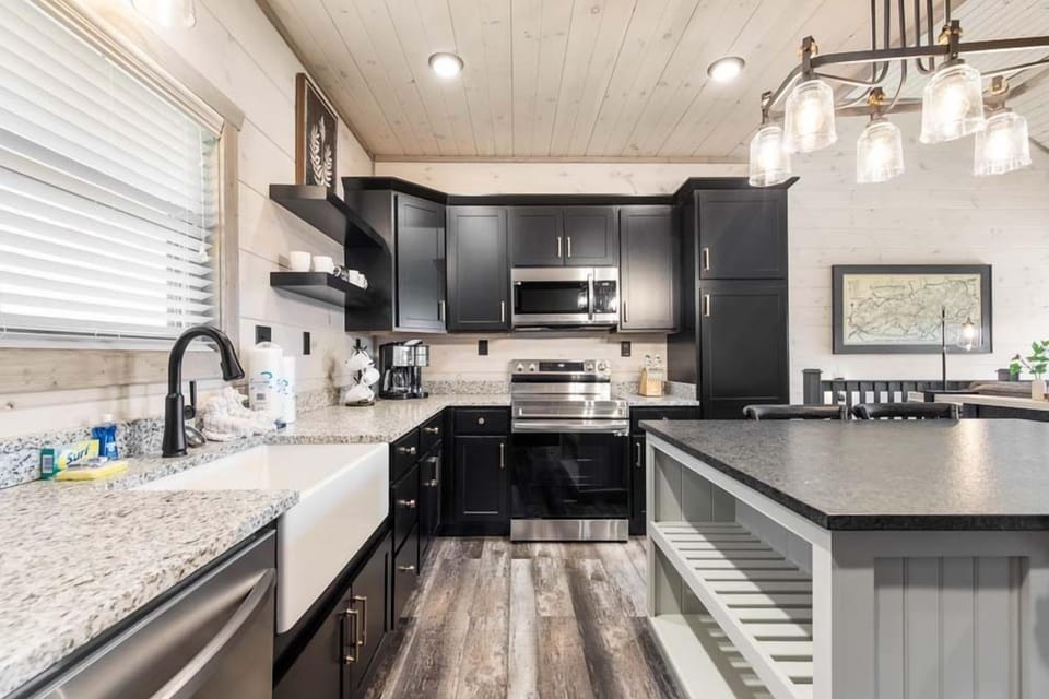 Fully Equipped Kitchen with Stainless Steel Appliances