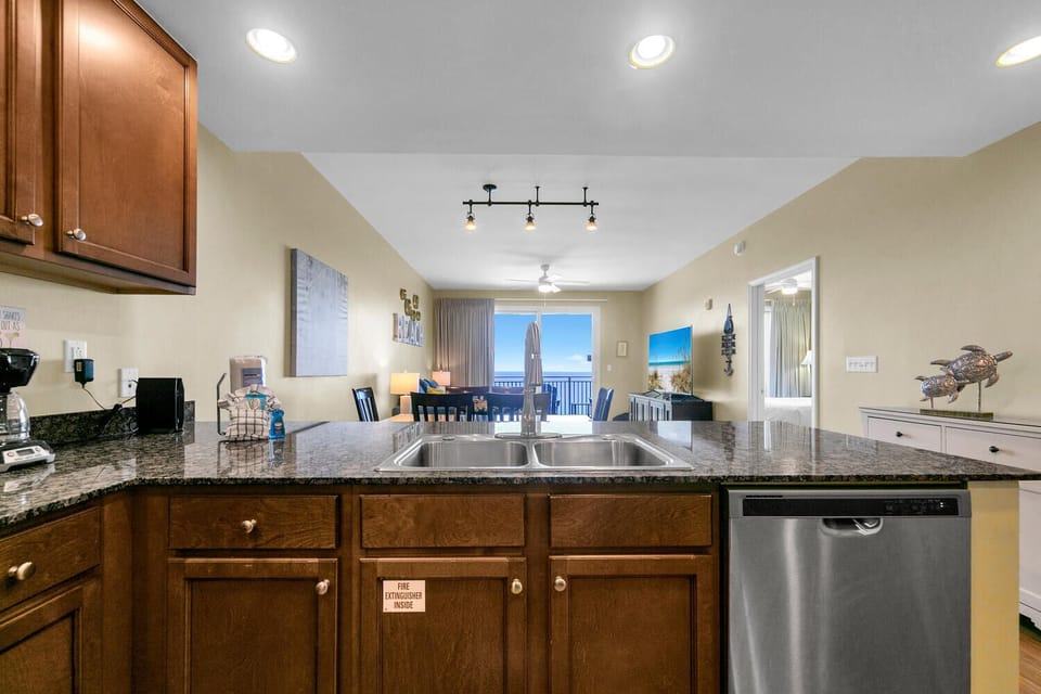 16701 Front Beach Rd 1204-large-015-038-1j0a9715-1500x1000-72dpi