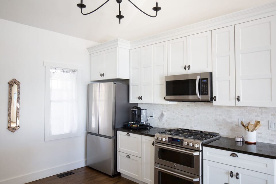Granite countertops, oven, dishwasher (because who wants to do dishes on vaca?)