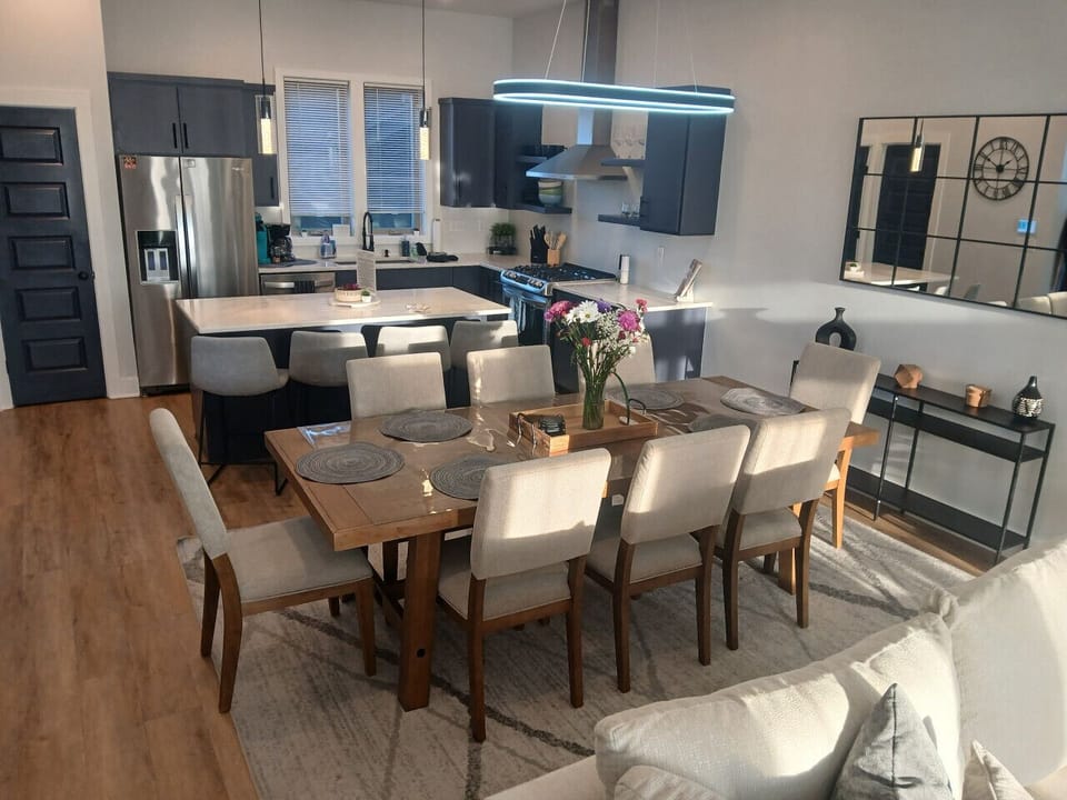 Seating for 12