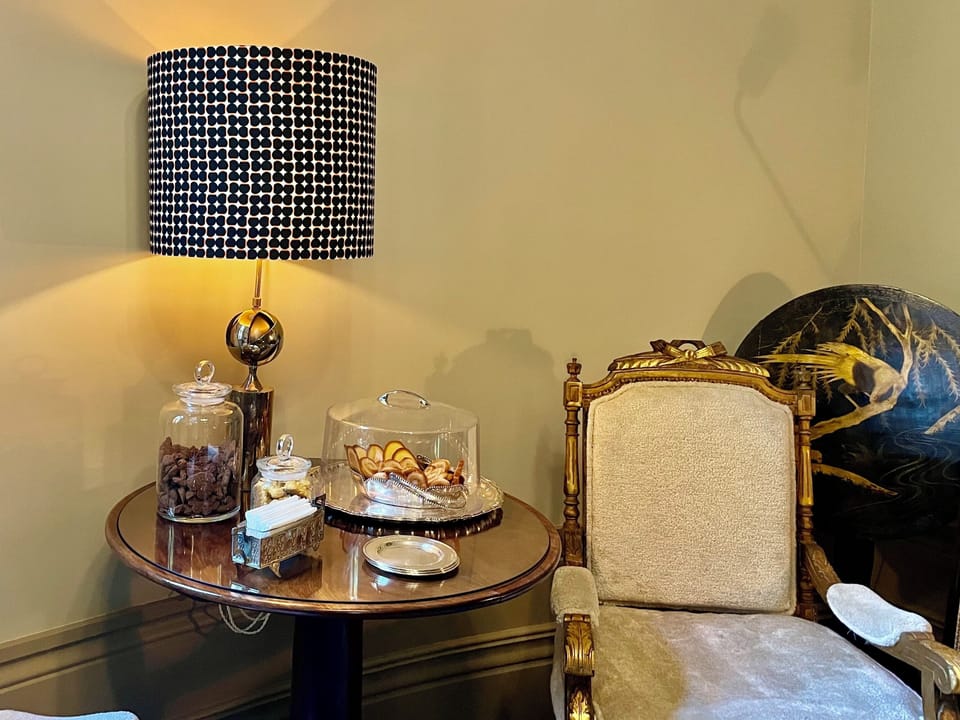 Living room shared with all guests 