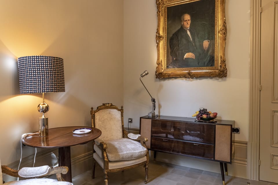 Living room shared with all guests 