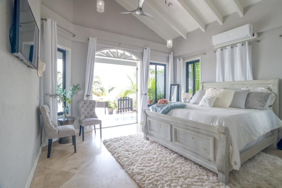 2nd floor oceanside bedroom