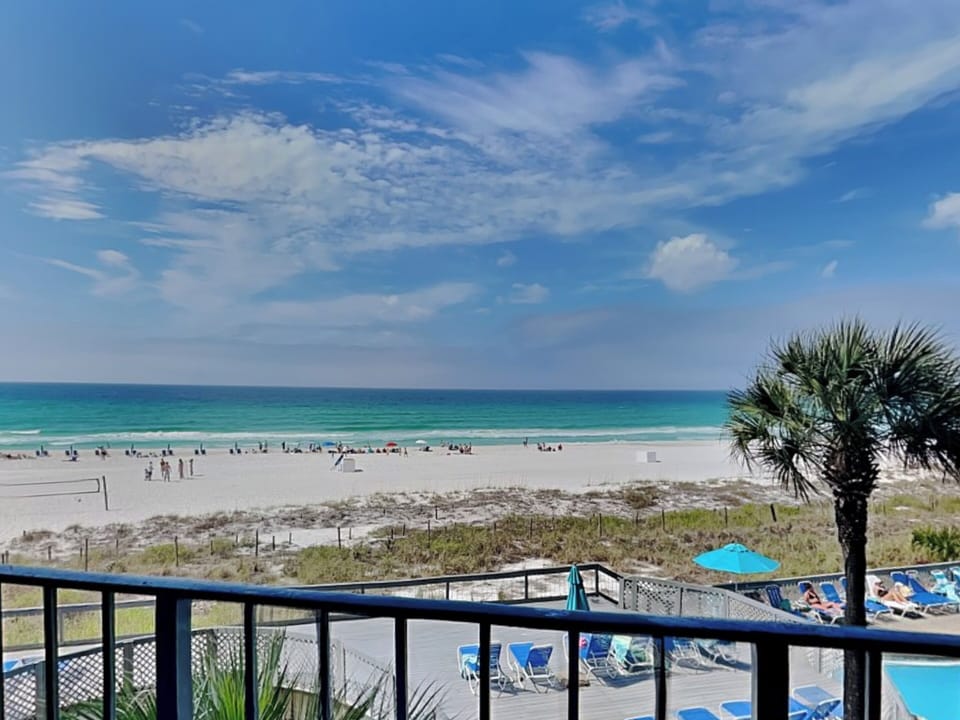 Gulf Front Balcony - Endless Gulf Views