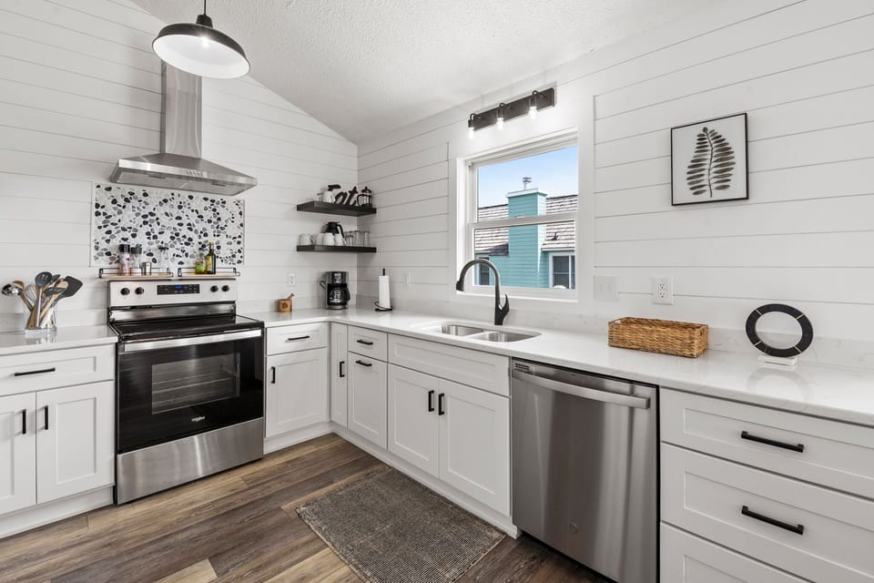 SS78: Banx Sea | Top Level Kitchen