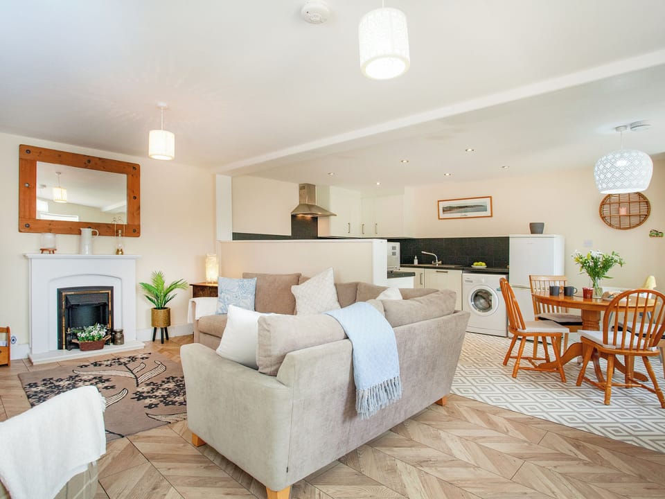 Open plan living space | The Hideaway, Branscombe