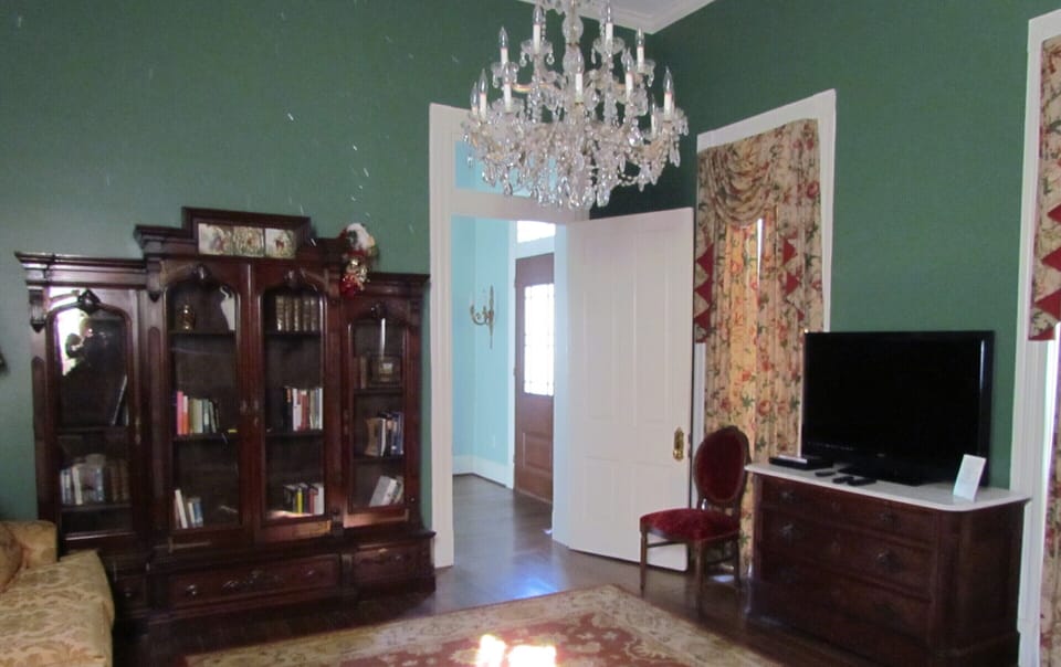 Living Room / Lounge