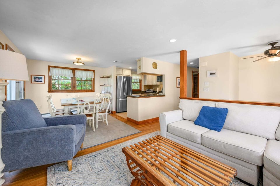 Living room heading toward dining area