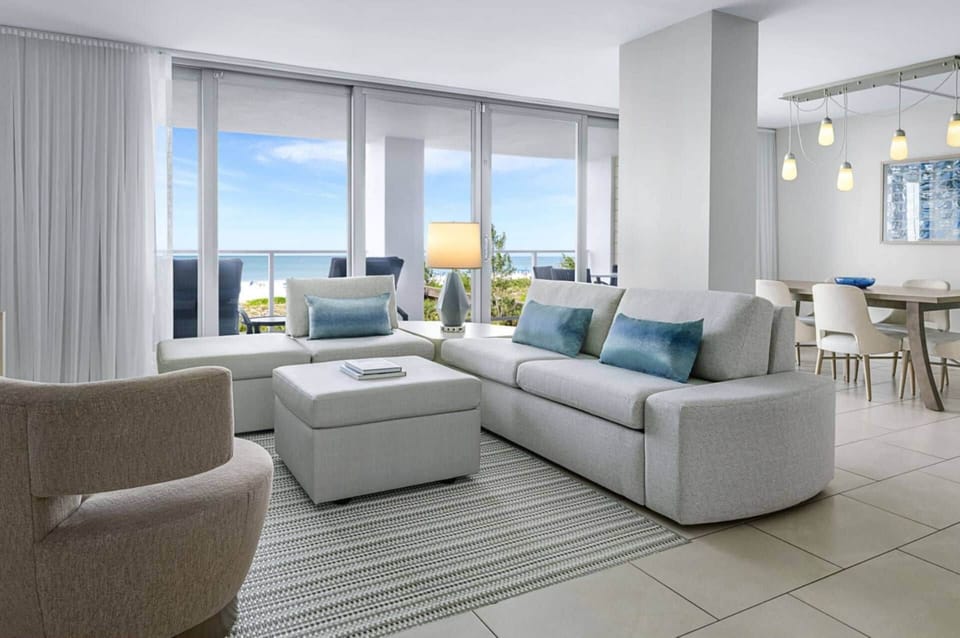 Gulf Front Living Room &amp; Dining Area (Floor Location Assigned At Check-In).
