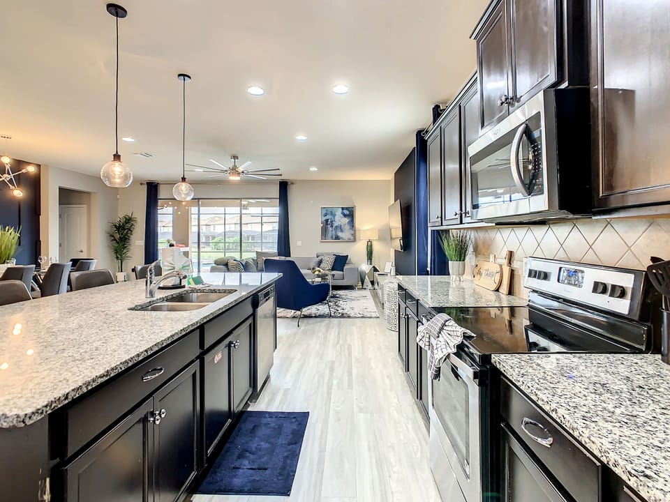 Full Modern Kitchen