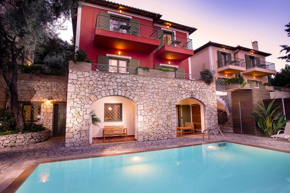 Villa Asteria consists of the Maisonette, a separate Apartment and a Studio.