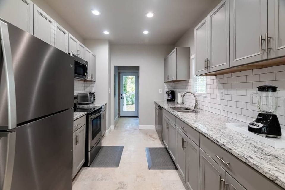 Kitchen (2)