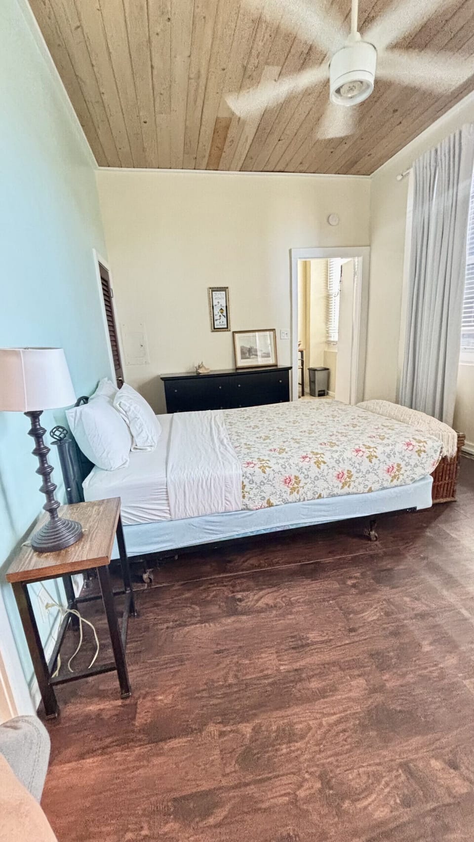 Bedroom with Queen Bed
