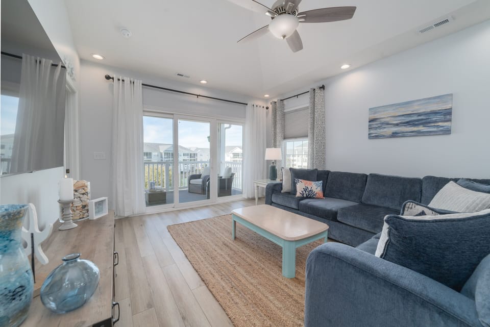 Living room with plenty of seating while you relax 