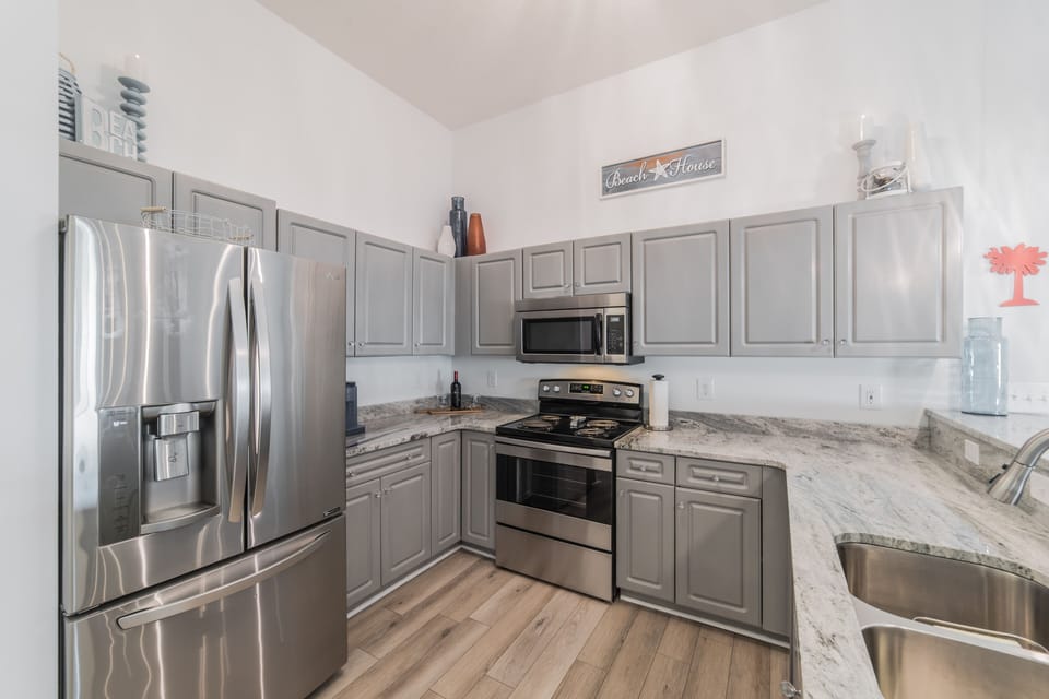 Kitchen with newly installed granite countertops 