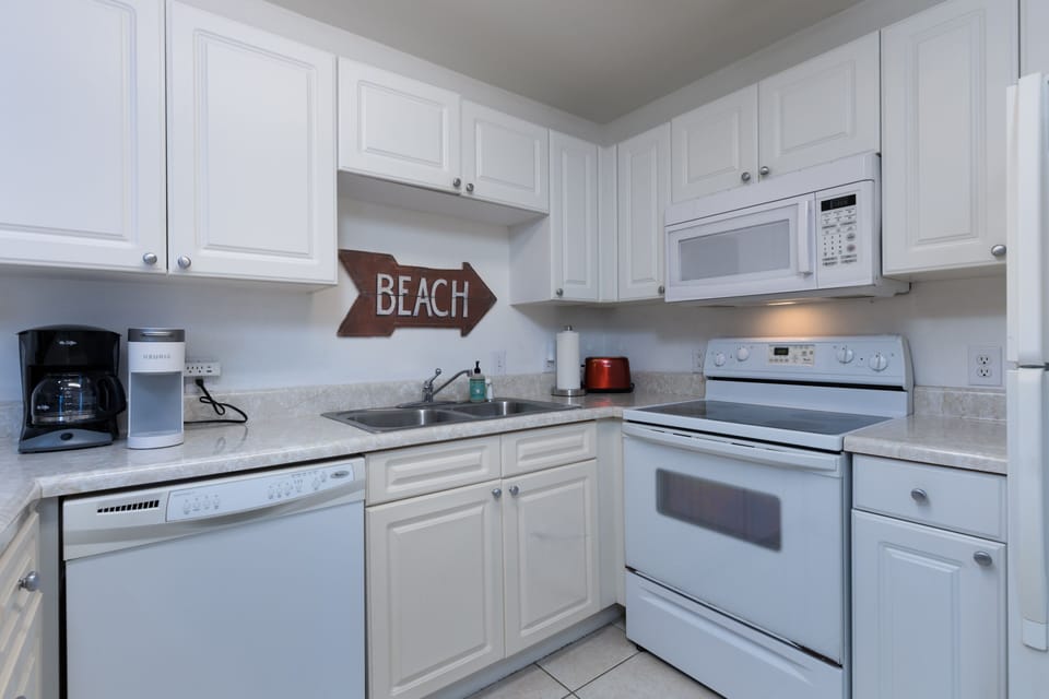 Condo 1 Full Kitchen