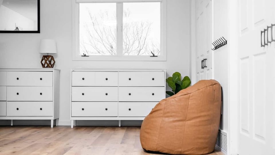 The Bunk Room overlooks the lake, and has stunning sunset views.