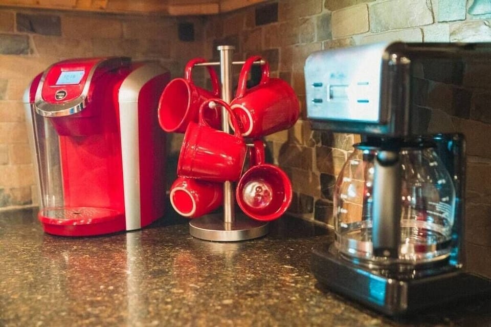 Walden's Creek Lodge's fully equipped kitchen