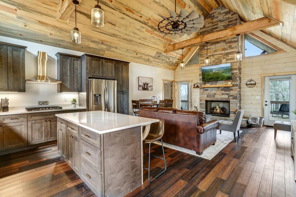 Open floor plan, kitchen and living room.