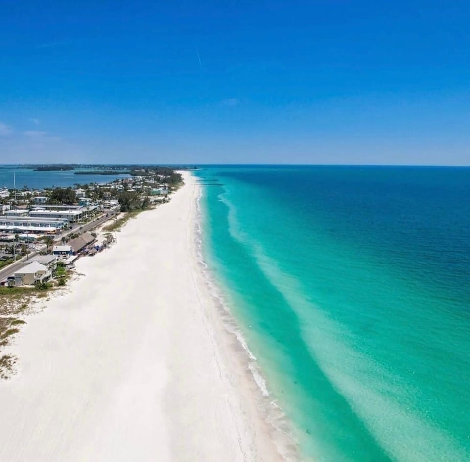 This picture says a Thousand words.  Welcome to Anna Maria Island!