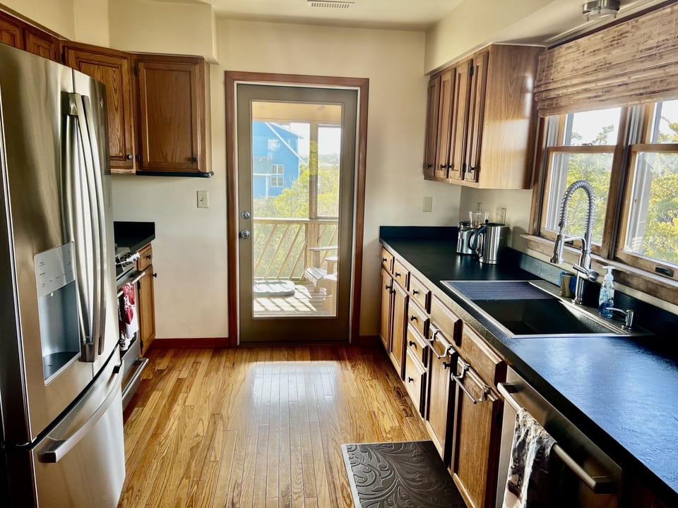 Kitchen to Back Screened Porch