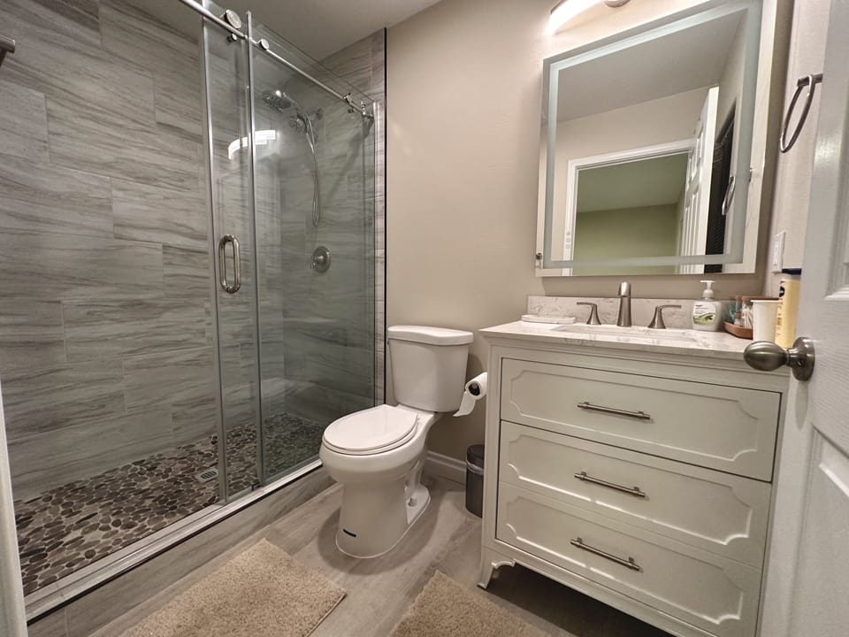 Master bathroom 