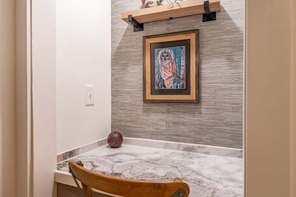 Quiet Work Space in the Master
