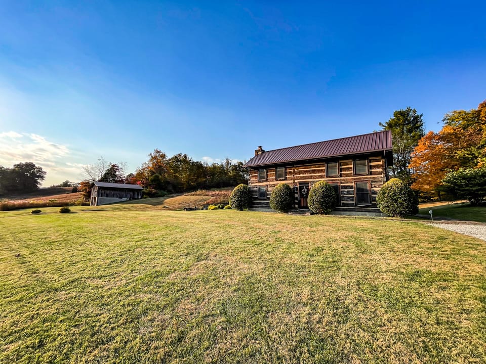 Historic 3 bedroom cabin on 110 acres Cabin in Indiana