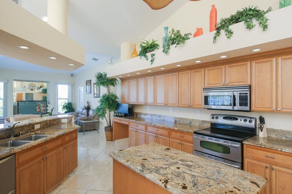 Spacious kitchen with plenty of space to prepare any meal