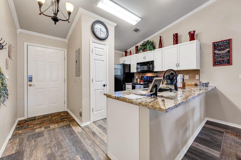 Cozy furnished kitchen
