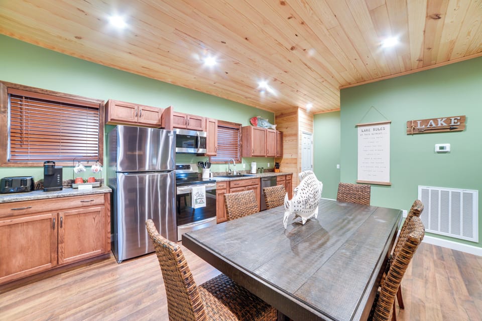 Kitchen | Dishwasher | Single-Serve Coffee Maker