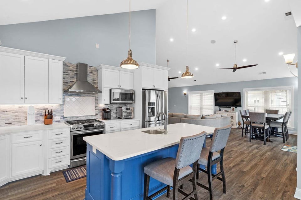 Kitchen, Dining and Living