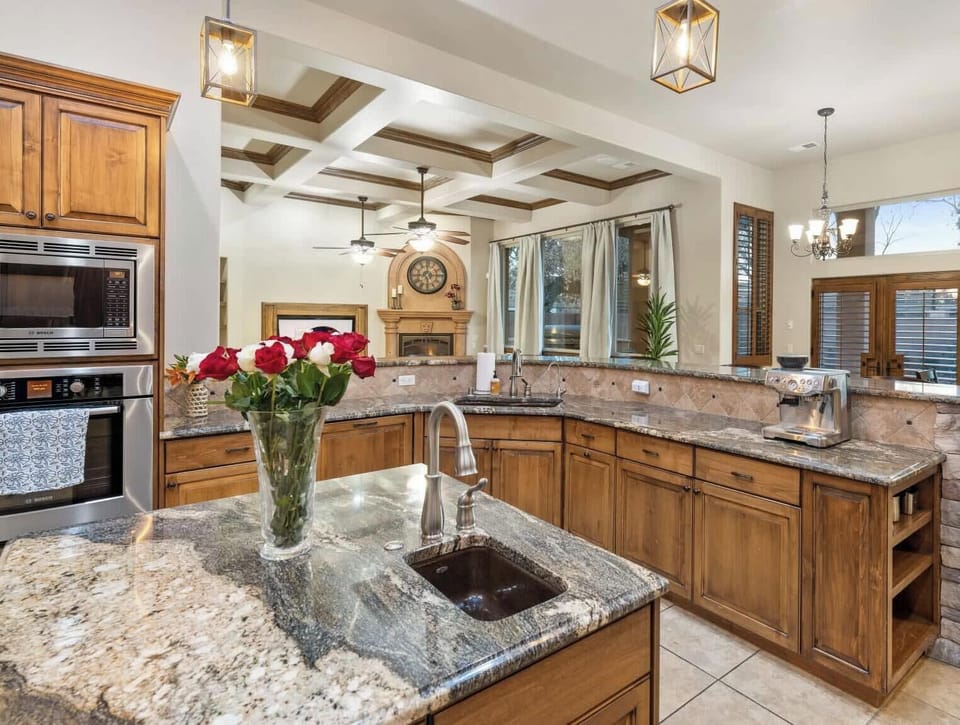 Sink with reverse-osmosis filtered water