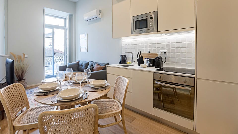 Overview of kitchenette, dining area and living room