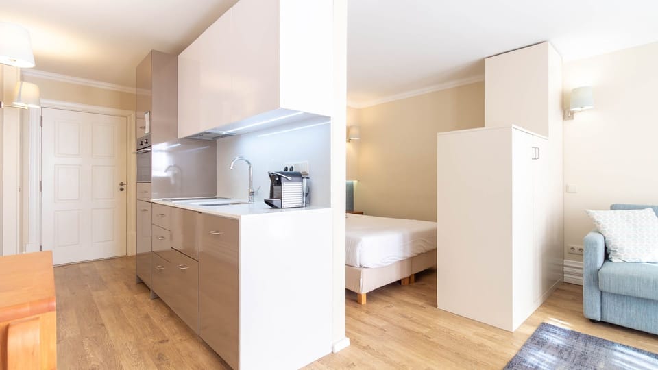 Experience seamless studio living with modern amenities, comfortable spaces for relaxation, and convenient dining within reach.
#StudioLiving #CompactDesign #LovelyStay