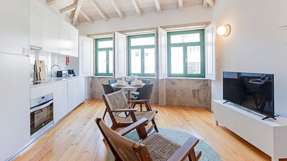 This living area counts with a flat screen TV, for your entertainment #gorgeous #lovelystay