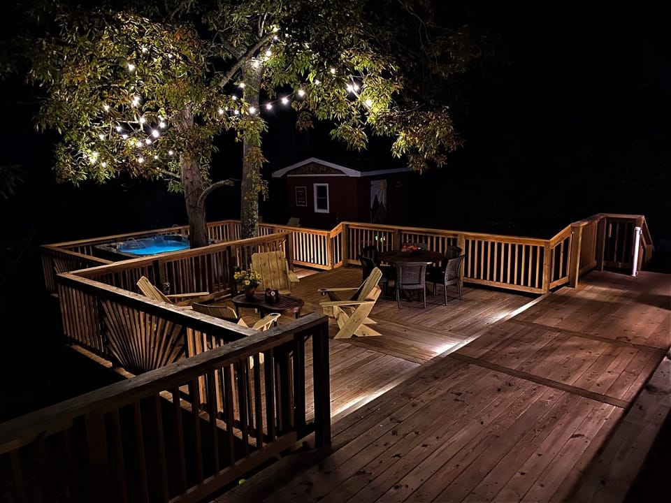 Huge deck-complete privacy