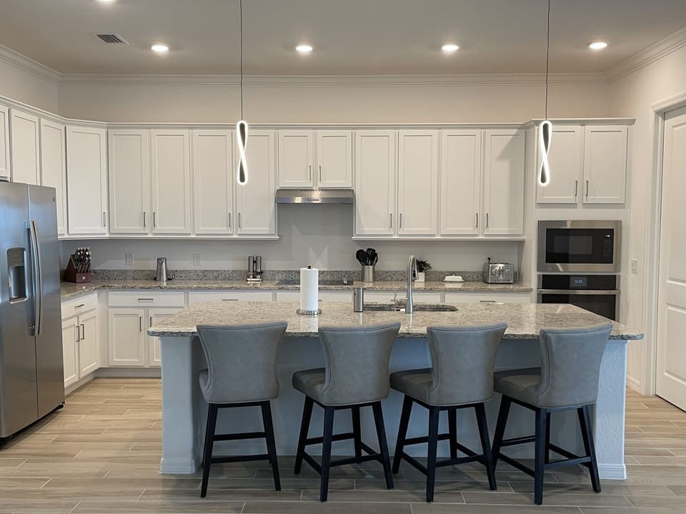 fully equipped kitchen with island
