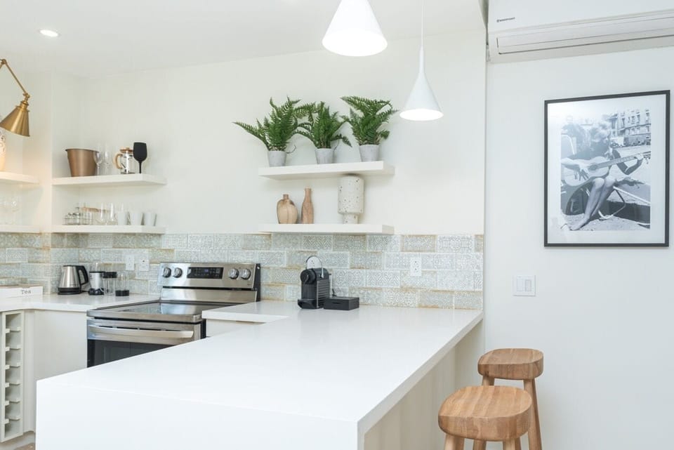 "Beach Happy" Beachfront Apartment by One Caribbean Estates (477)