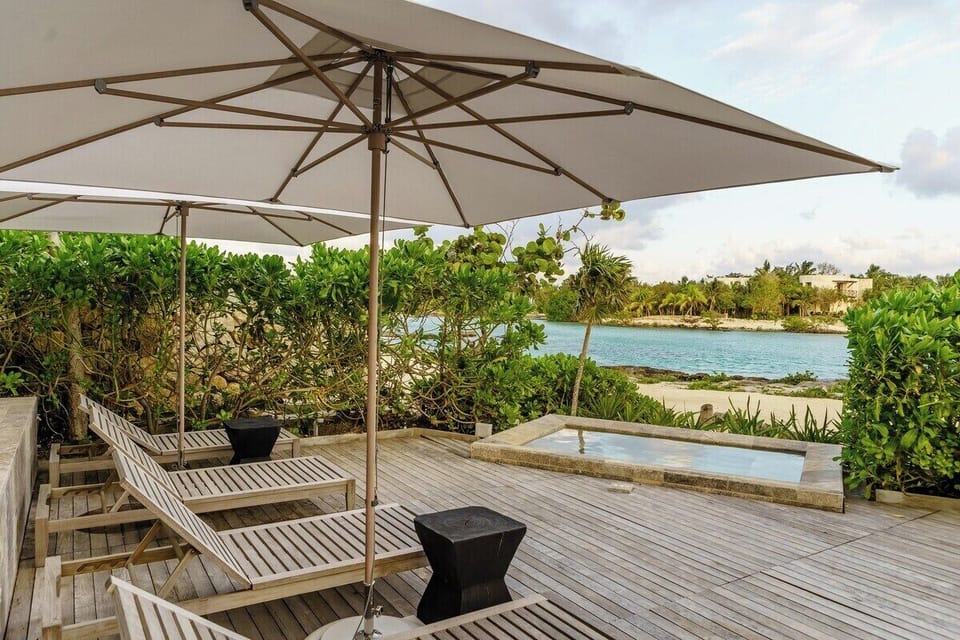 These chairs were crafted from the finest materials, such as durable teak wood and sleek aluminum frames. They featured plush cushioning for ultimate comfort, and even had adjustable reclining positions so that you could lay back and soak up the sun
