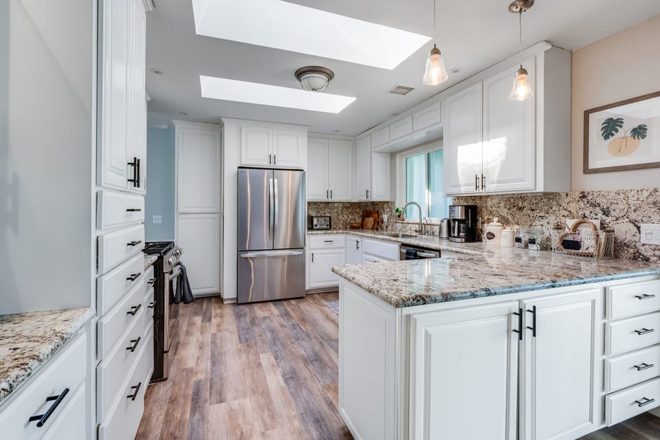 Fully equipped kitchen with all new appliances.