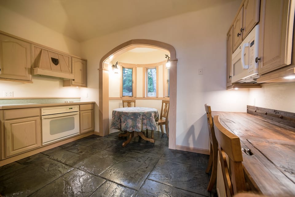 'The Castle Cottage'  kitchen