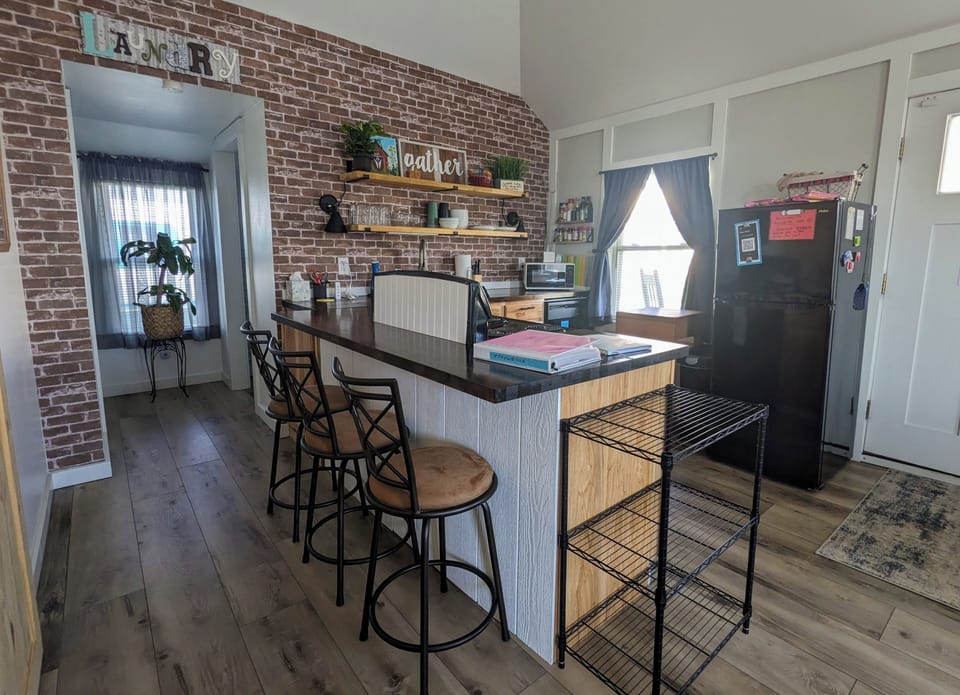 3 stool dining option at island