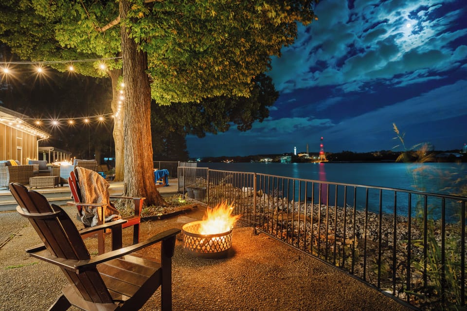 Guest Fav #5: Mesmerizing backyard with breathtaking views of the OHIO River