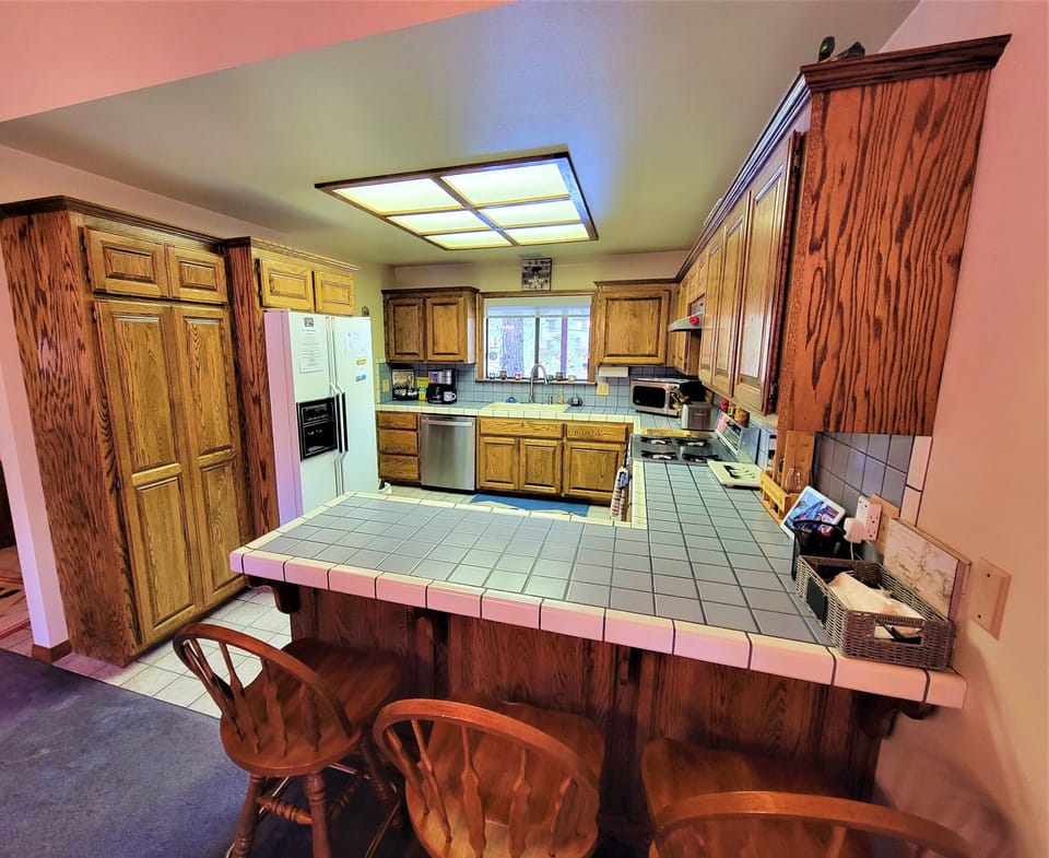 Plenty of kitchen space for the whole gang...