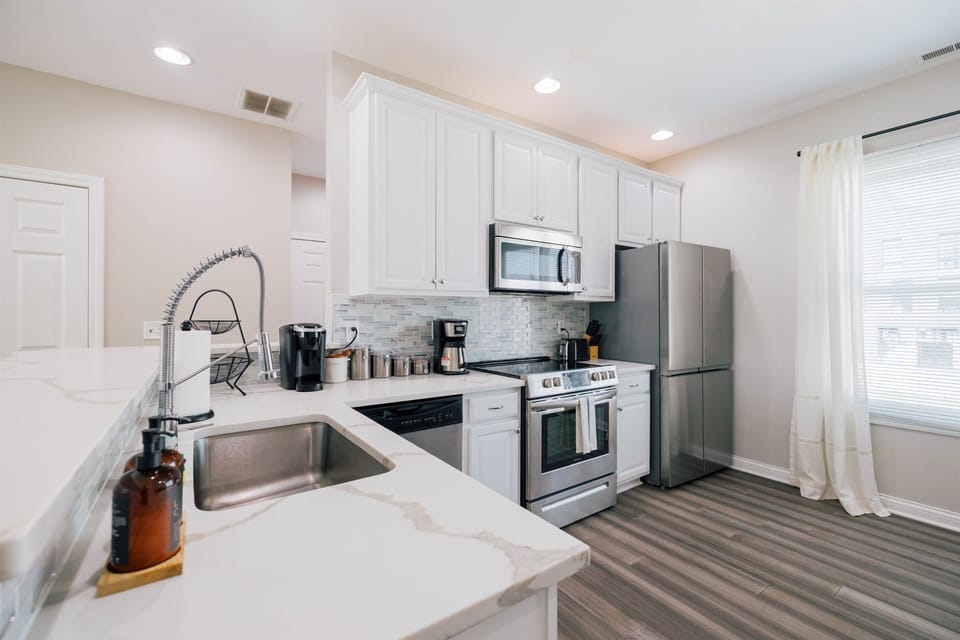 "This place was perfect for the 6 of us. We appreciated the common living space and all the kitchen amenities." - Kate, 5 Star Review